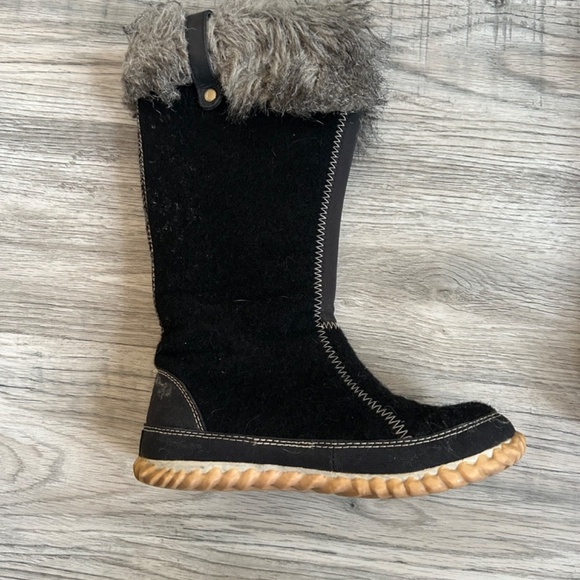 Sorel Cozy Cate Recycled Felt Faux Fur Sz 38.5 - Picture 4 of 11